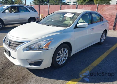 2015 Nissan Altima 2.5 S из США, поврежденный, VIN 1N4AL3AP4FN340388